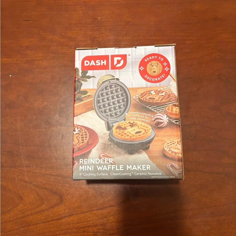 Dash Reindeer Mini 4 inch Waffle Maker New in Box